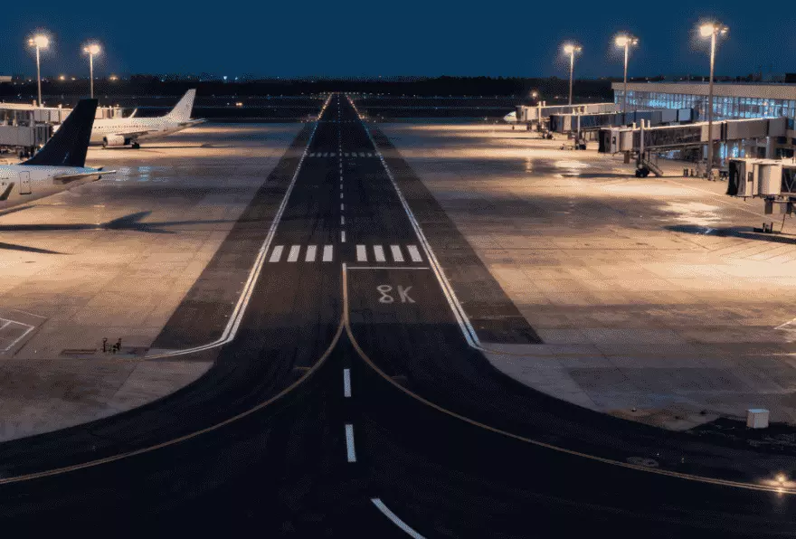airport-apron-lighting